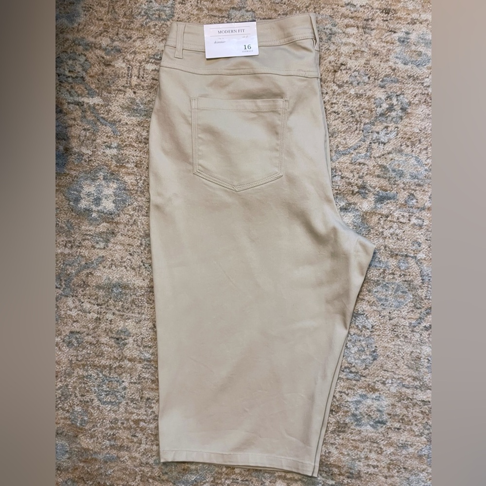 Christopher & Bank Skimmer Capris Sz 16